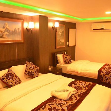 Hotel Holiday Inn Катманду Екстер'єр фото