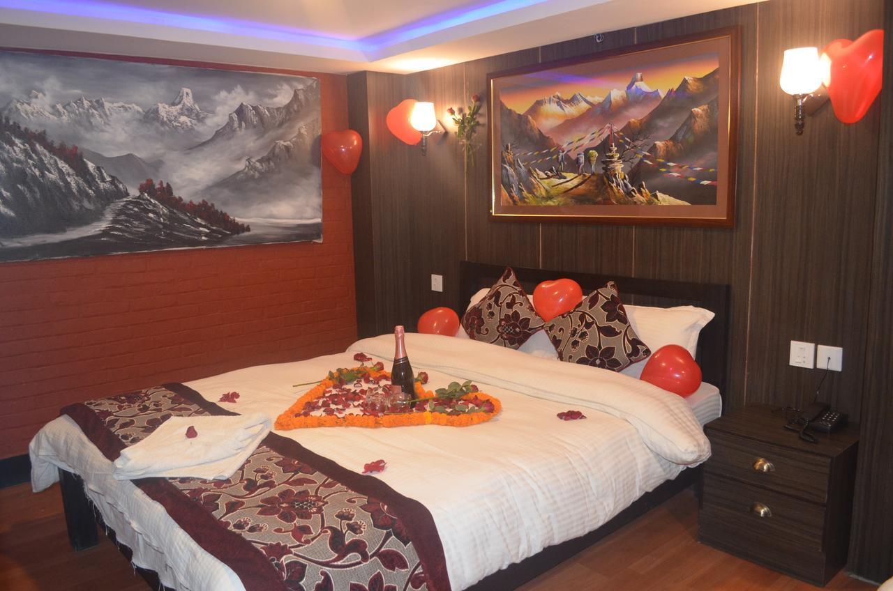 Hotel Holiday Inn Катманду Екстер'єр фото