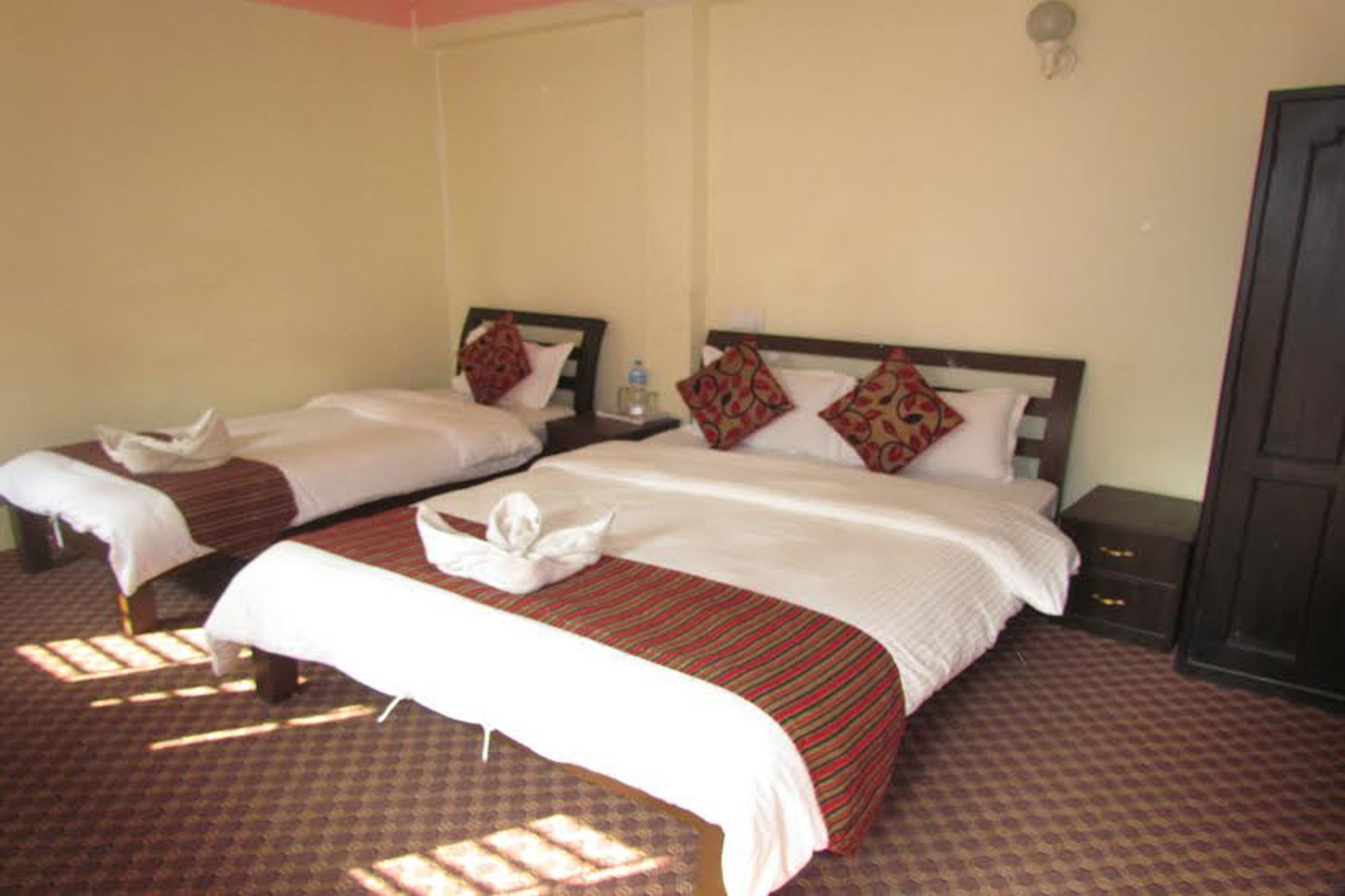 Hotel Holiday Inn Катманду Екстер'єр фото
